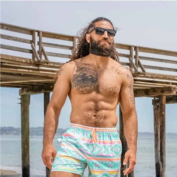 Chubbies The En Fuegos 4.5” Lined Classic Swim Trunk size M Aztec Geometric - Picture 9 of 9